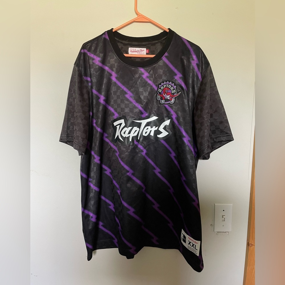 Mitchell and Ness Toronto Raptors soccer jersey